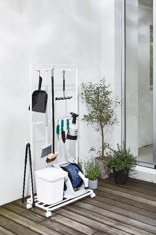 Lightweight and durable space-saving rack
